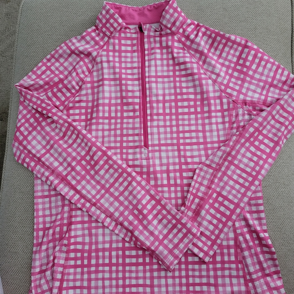 Vineyard Vines  performance pop over